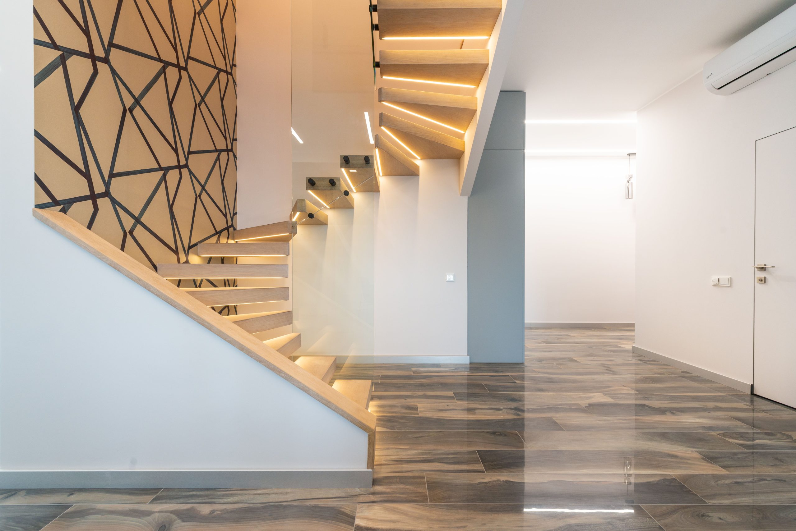 Comment vitrifier un escalier sans poncer ?