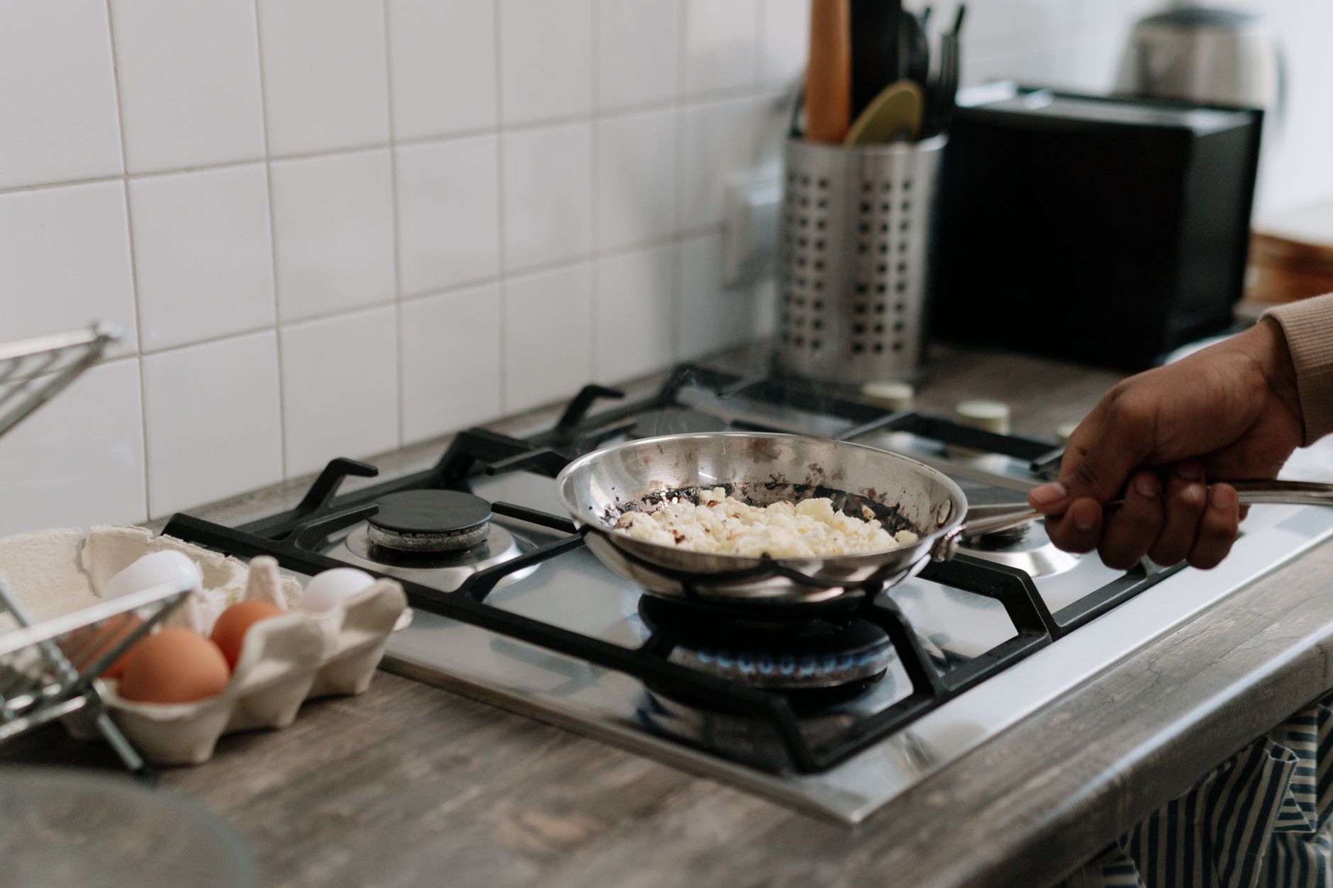 Cuisson à feu doux sur une plaque de cuisson